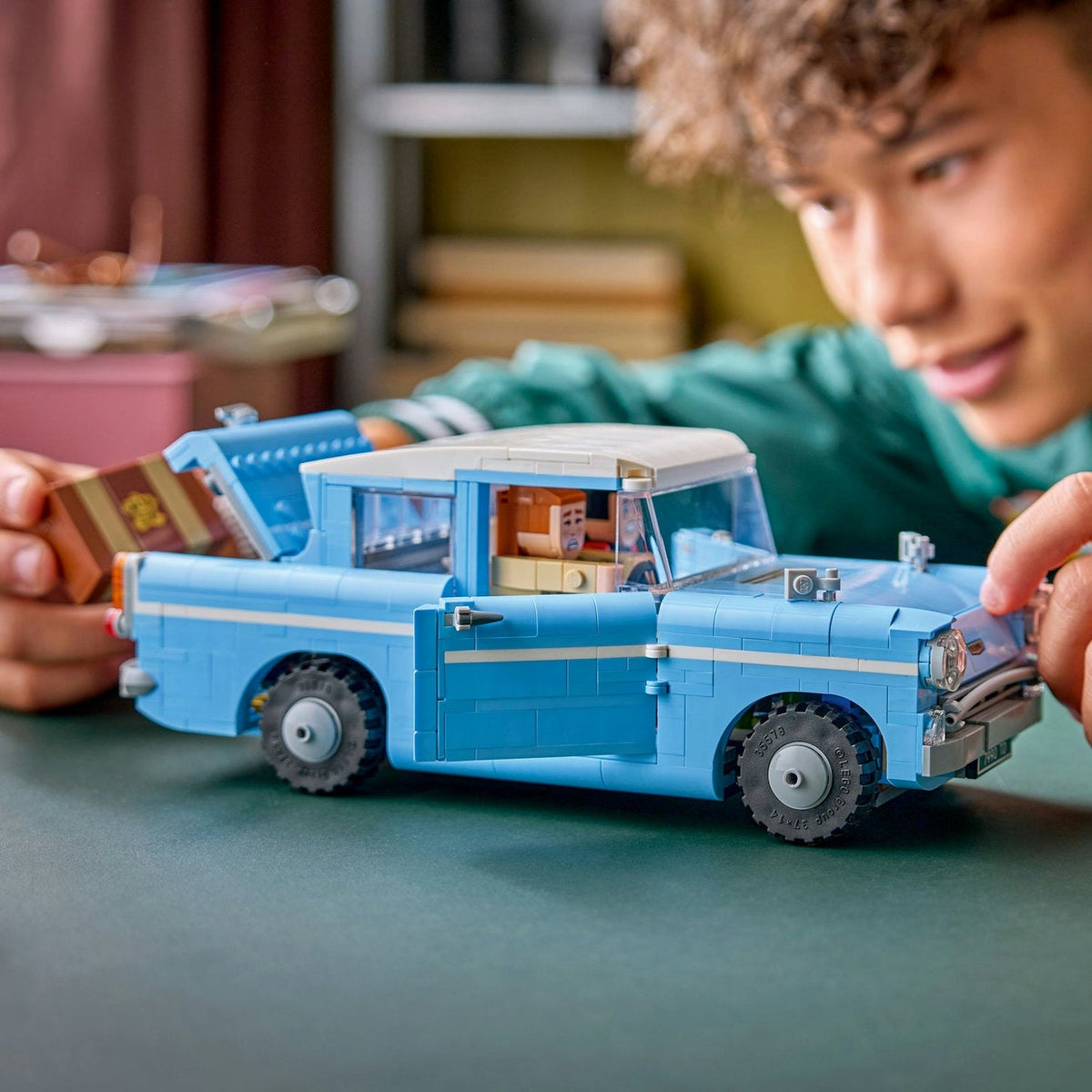 Lego: Enchanted Flying Ford Anglia™